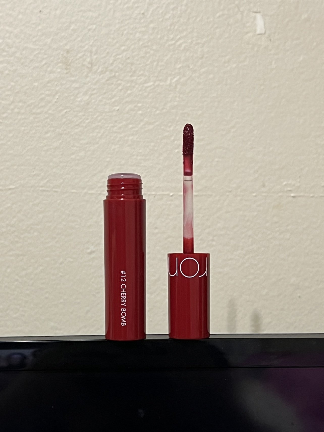 rom&nd juicy lasting tint #12 cherry bomb image indicator(2)