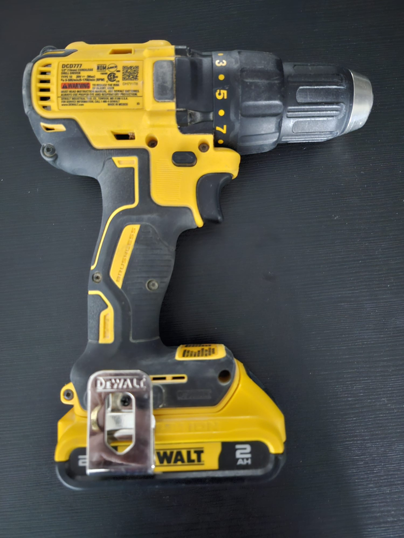 DeWalt Drill and Impact drive with two batteries (2Ah) - photo 3