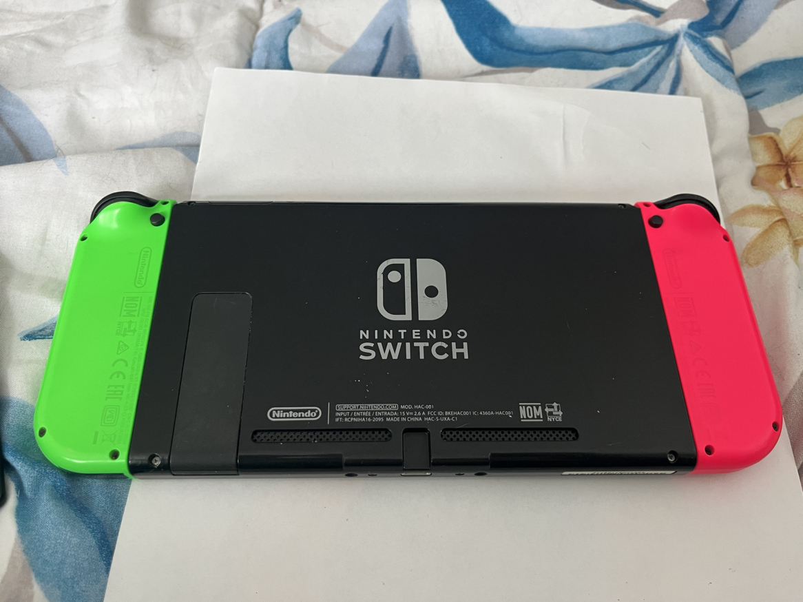 Nintendo Switch - photo 2
