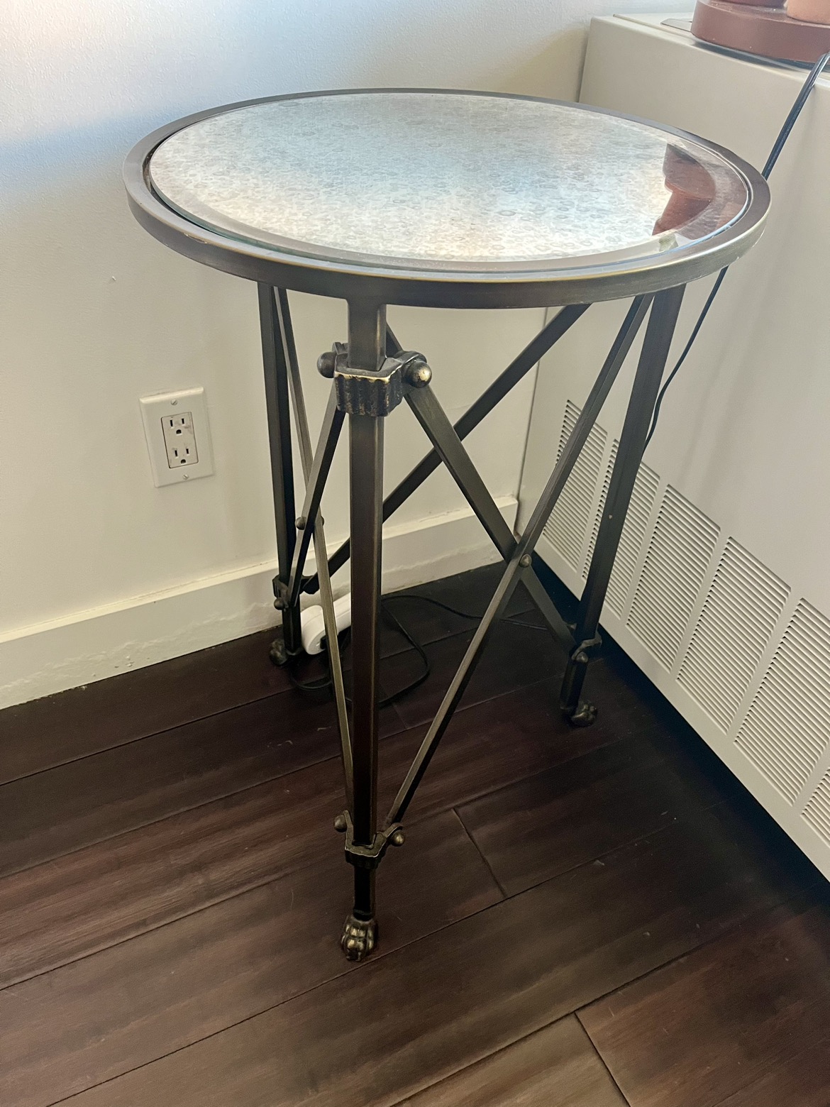 Brass and glass accent side table - photo 3