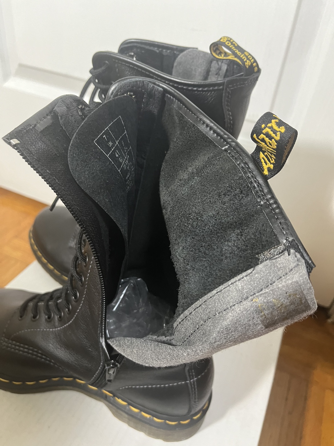 Women’s Dr. Martens  Leather Knee High Boots Black size 9 New image indicator(6)