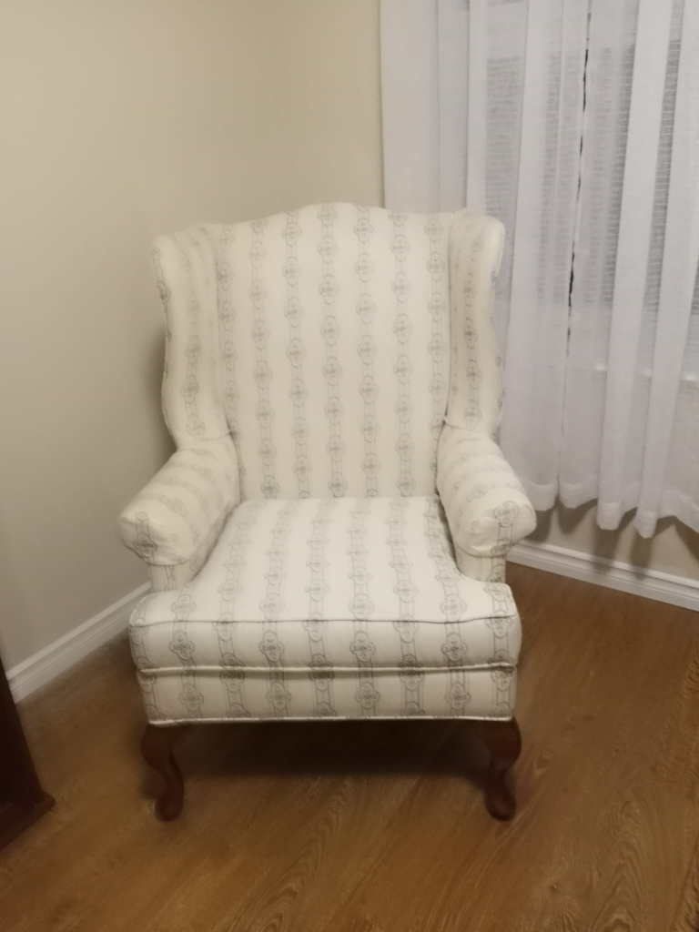 wing back chair