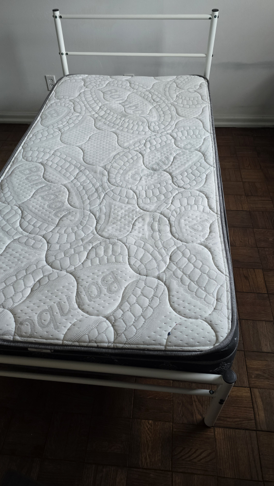 Twin Bed Mattress || Mint Condition