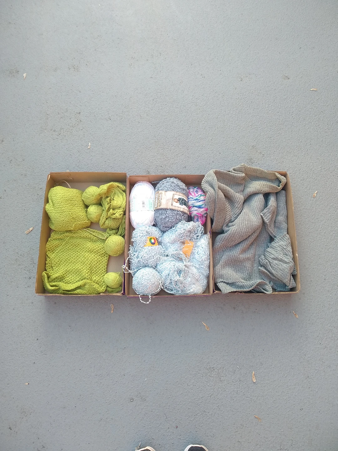 Yarn/unfinished knitting projects🥕 thumbnail