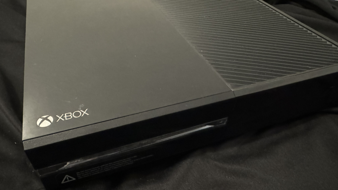 Xbox One 500gb + Kinect + controller + 6 games thumbnail