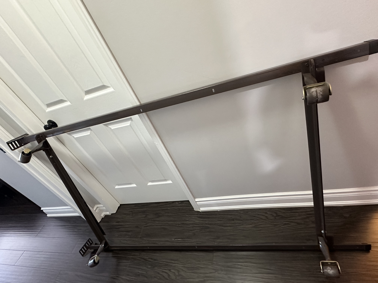 Metal bed frame