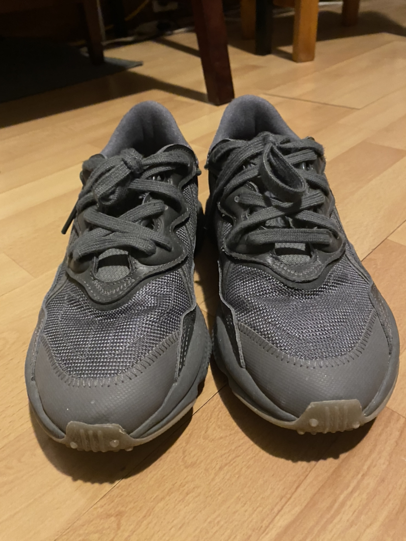 Adidas ozweego thumbnail