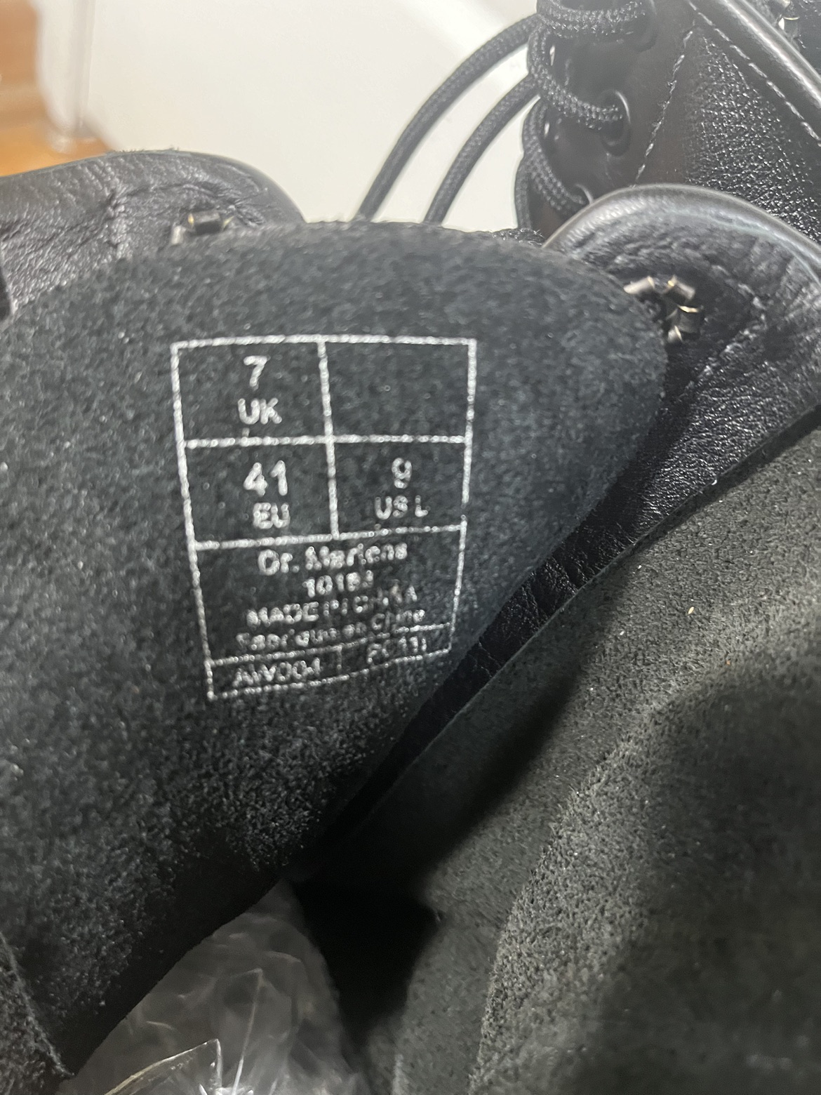 Women’s Dr. Martens  Leather Knee High Boots Black size 9 New image indicator(9)