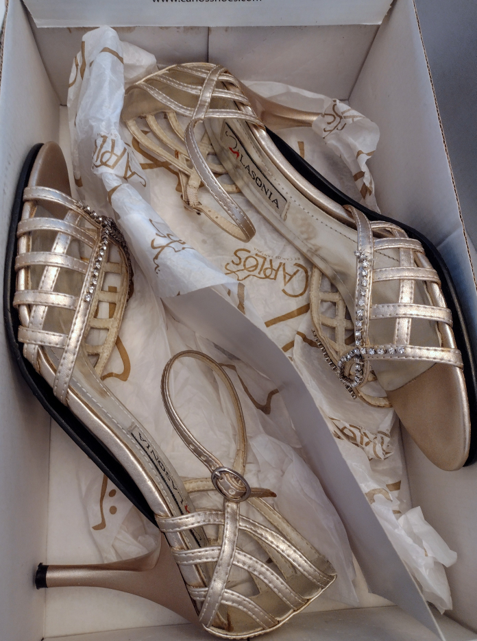 LADIES BEAUTIFUL STRAP HEELS  7.5M image indicator(6)