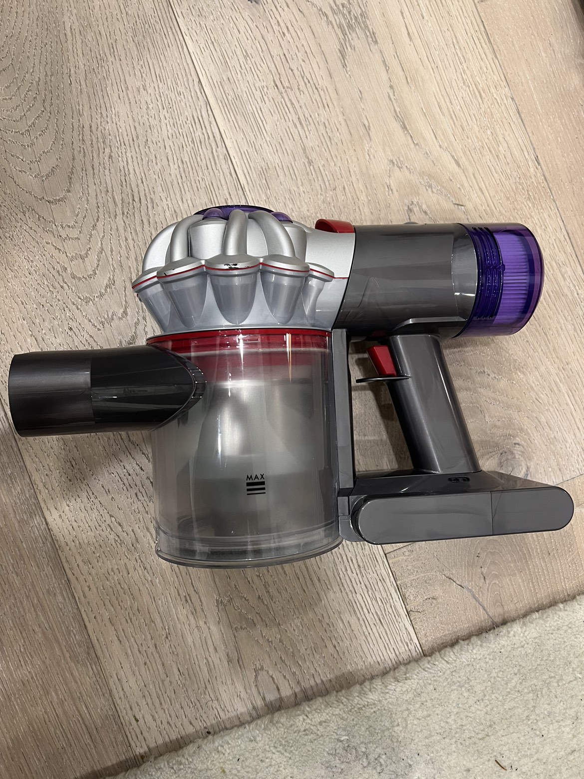 Dyson V8 Cordless Vacuum with 7 year Warranty image indicator(2)