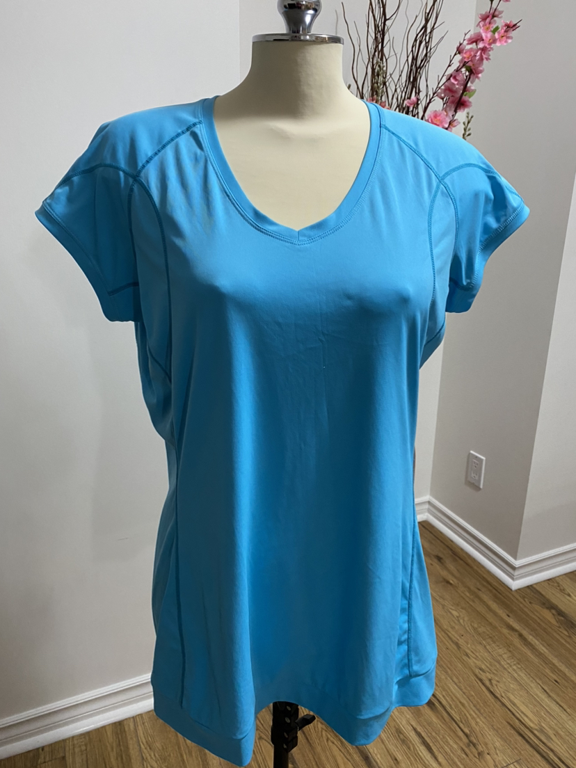 MEC activewear top . Ladies size XL
