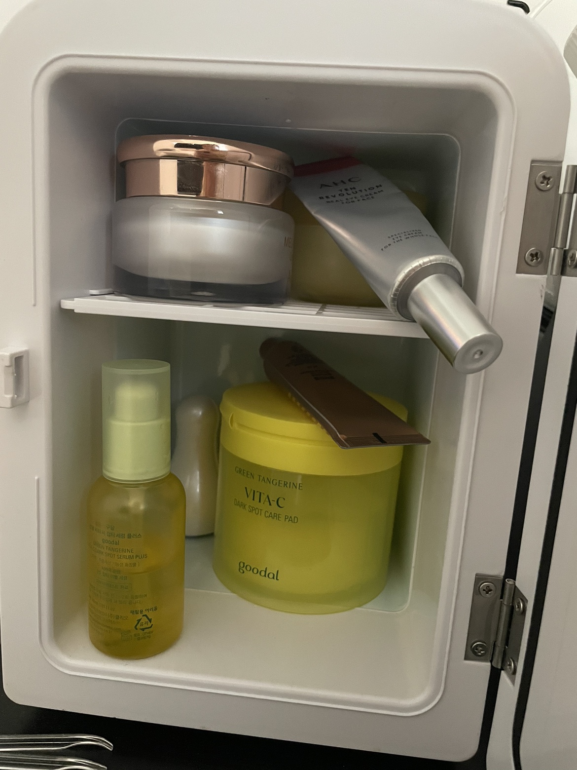 Mini refrigerator - photo 2