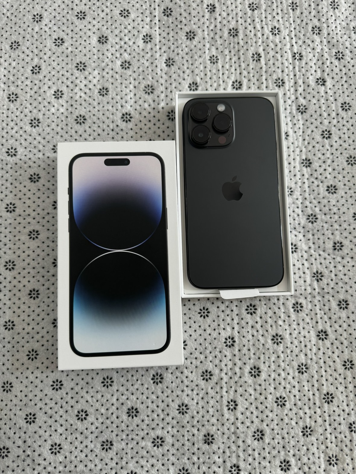 iPhone 14 Pro - Black - 128gb - Unlocked