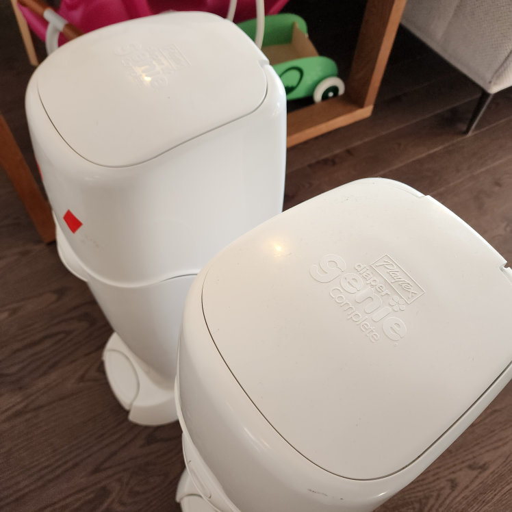 2 White Diaper Genie Diaper Pail - photo 2