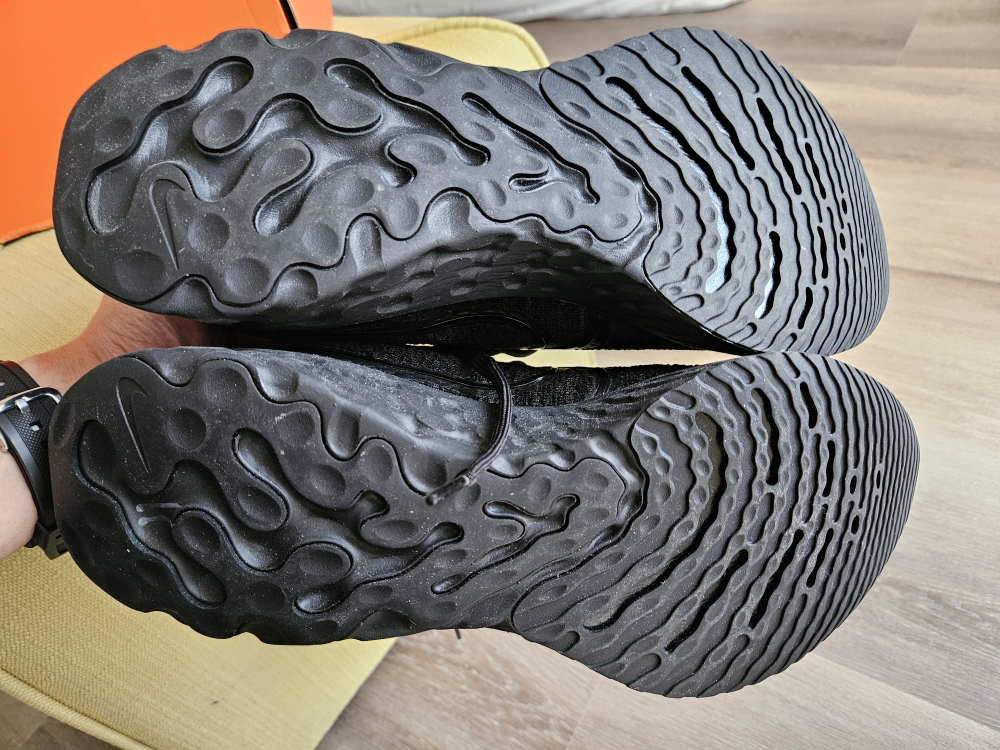 Nike running shoes - photo 3
