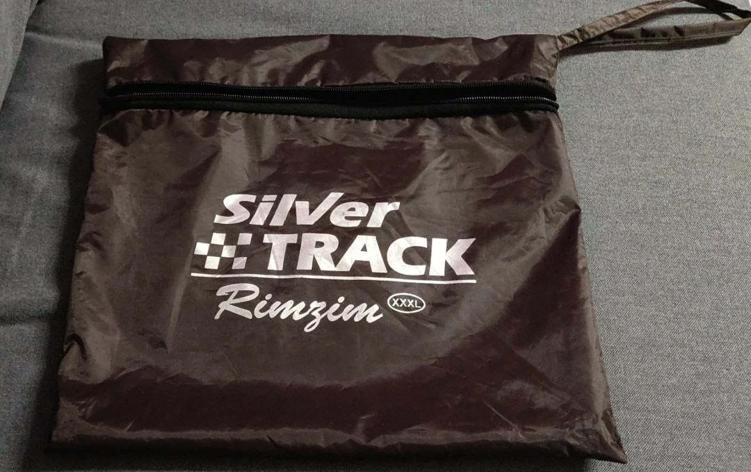 Raincoat  (Brand New) image indicator(3)