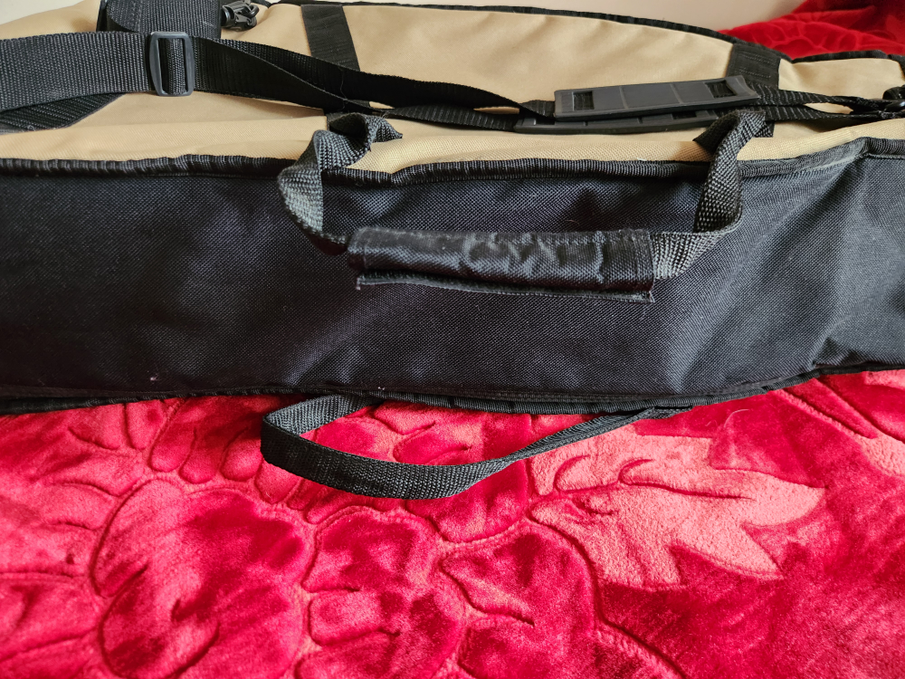 Oscar Schmidt acoustic guitar with soft case image indicator(9)