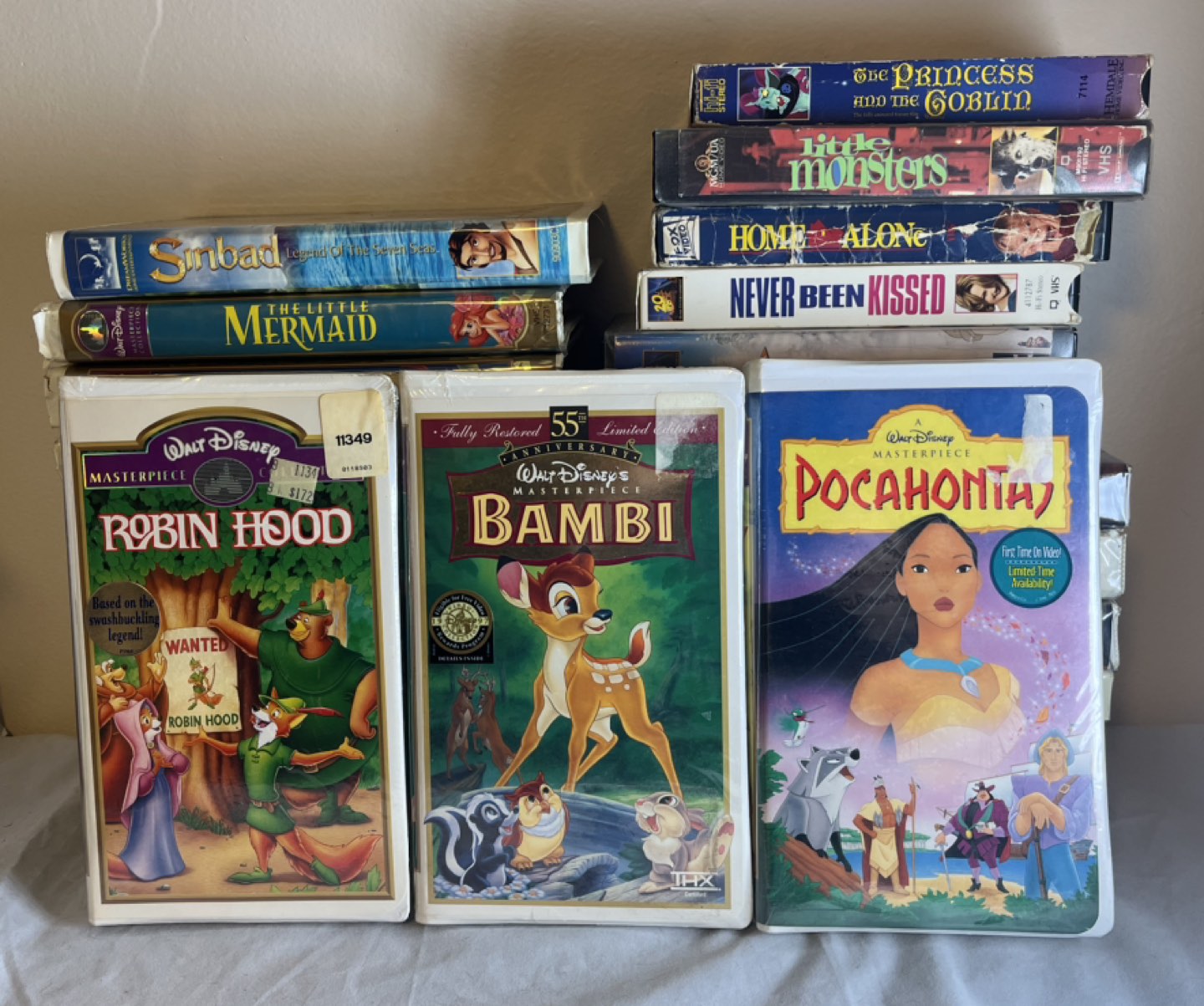 VHS movie lot - Disney & more image indicator(5)