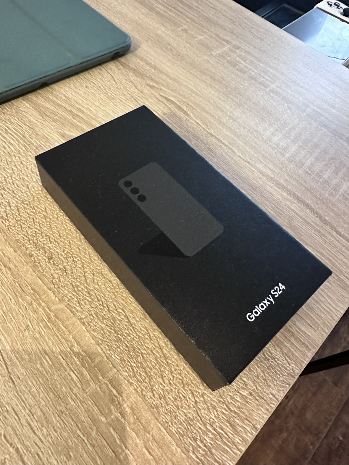 (Unopened)Samsung galaxy s24 brand new - photo 2