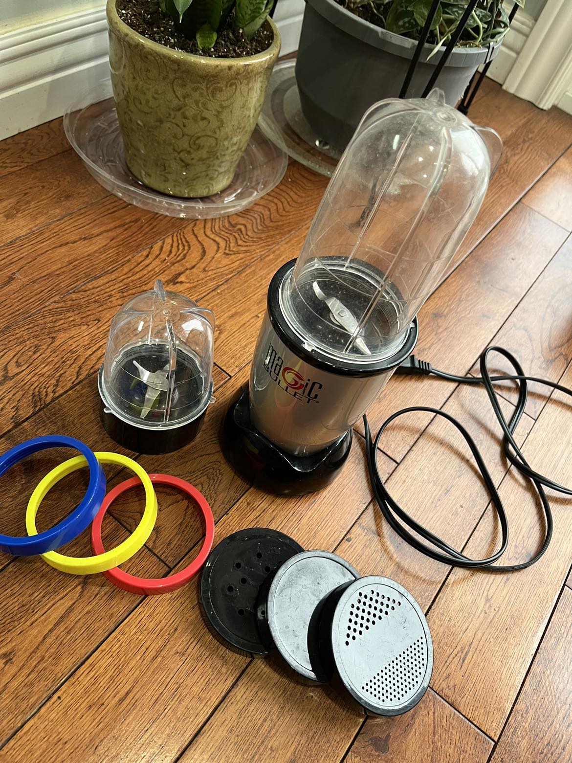 MAGIC BULLET AND ACCESSORIES WITH EXTRA BASE thumbnail