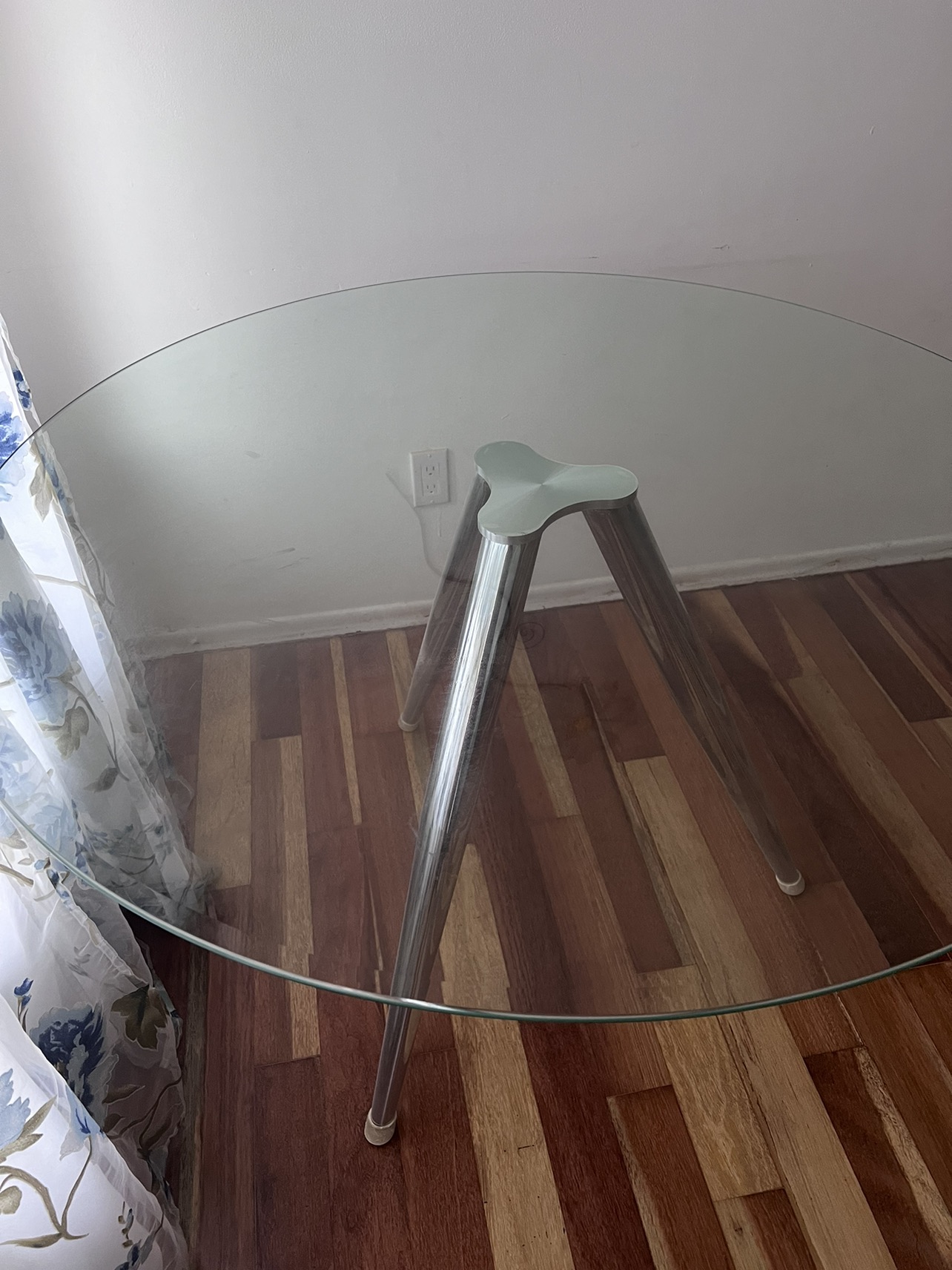 Just round dining table - photo 3