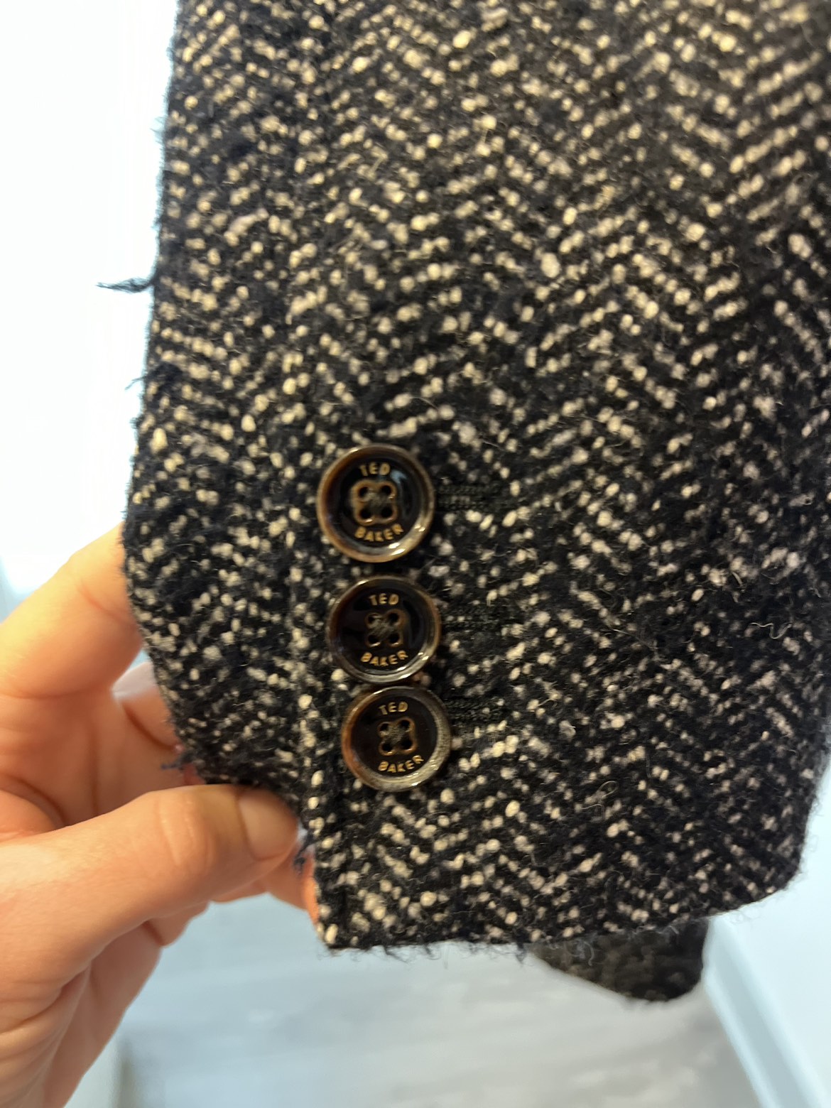 TED BAKER - Wool Coat excellent condition image indicator(5)