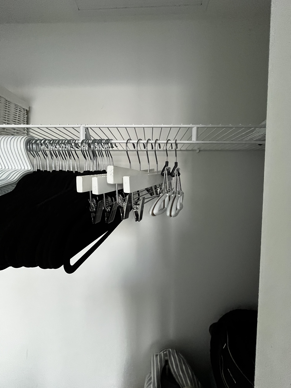 Free Hangars! Moving, must go! - photo 3