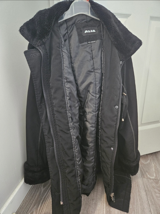 Black Large ALIA Winter Jacket 🥕 thumbnail