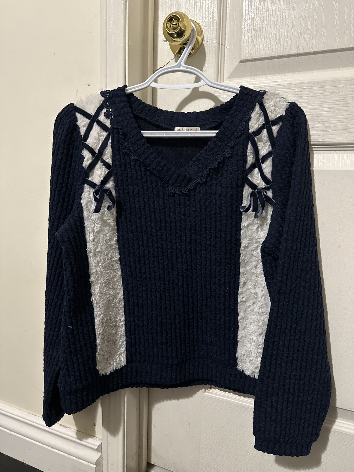 Women Sweater Top thumbnail