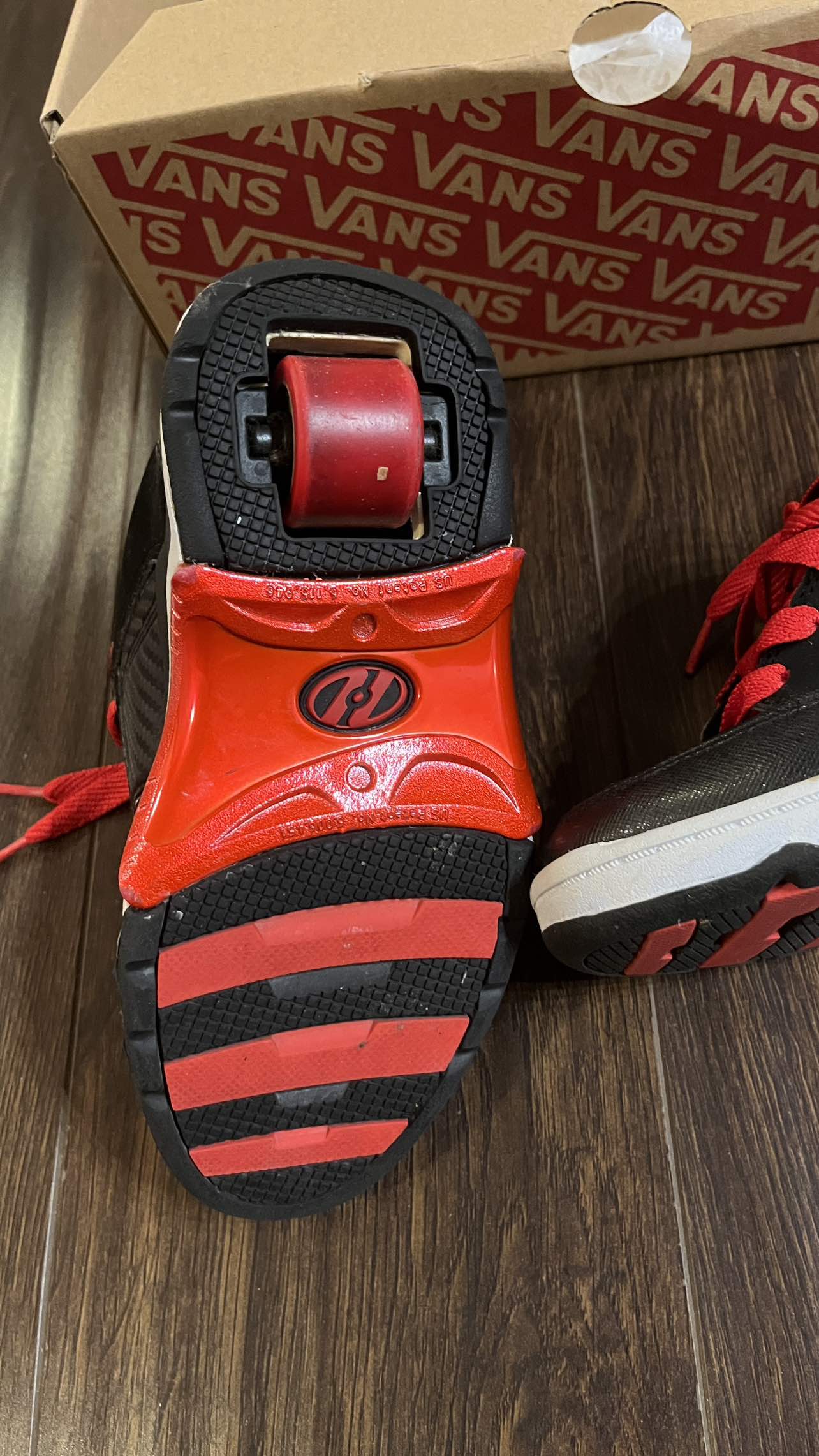 Heelys roller shoes image indicator(5)