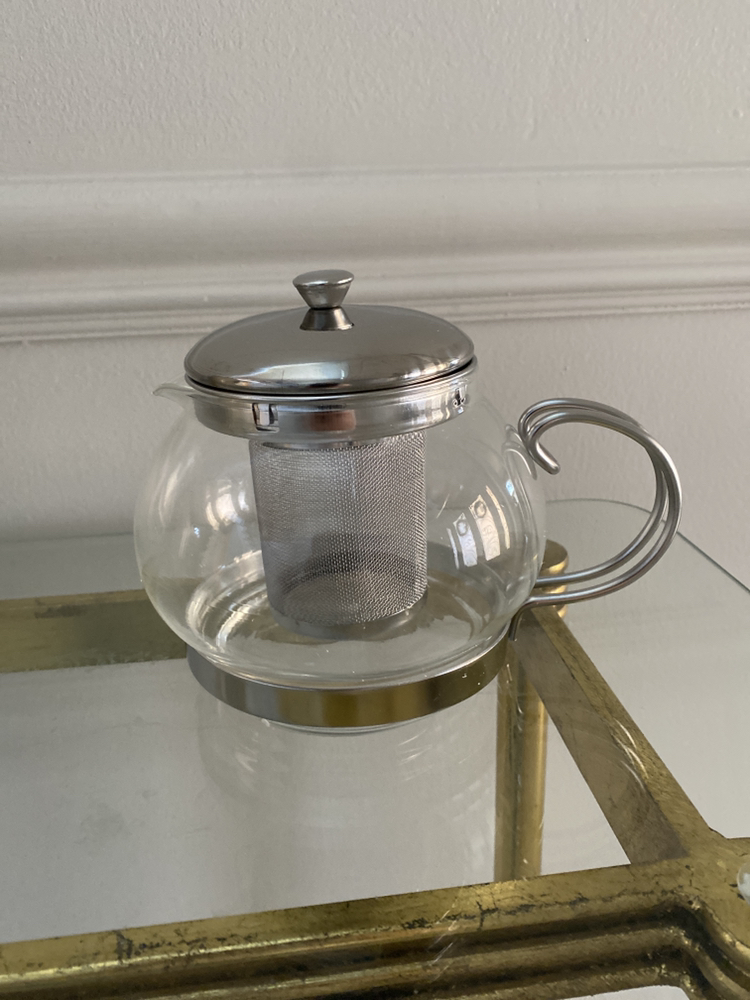Glass  teapot with infuser thumbnail