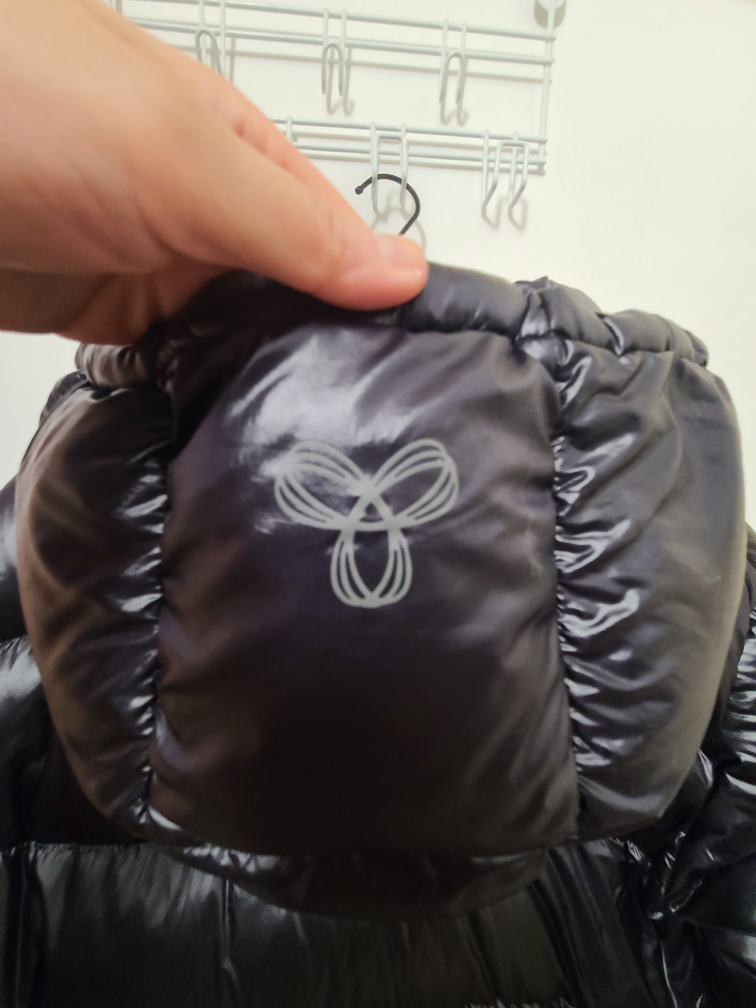 QUICK SALE .Woman’s Artizia Shinny Super puff long version image indicator(7)