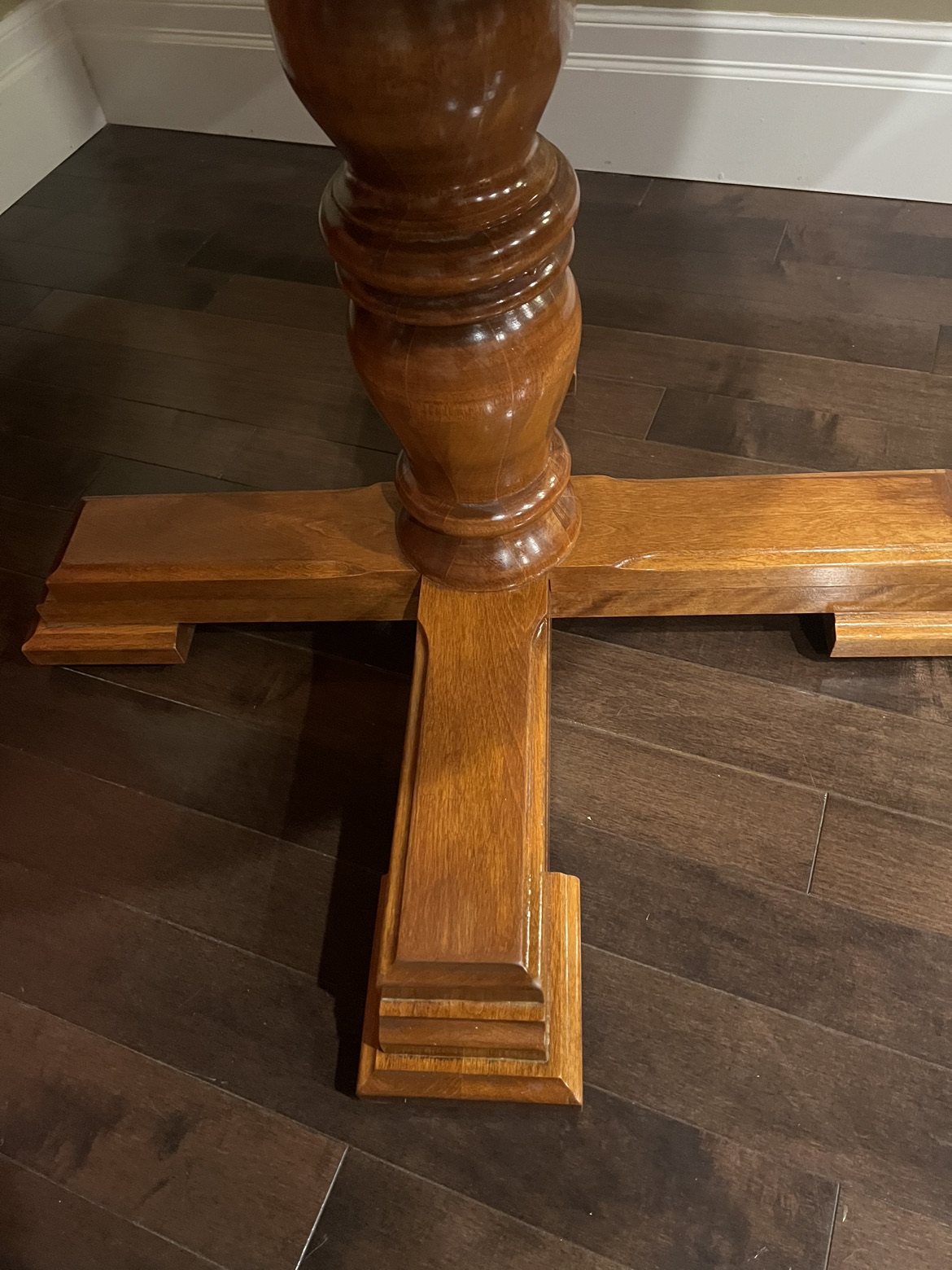 Round Kitchen Table - photo 2