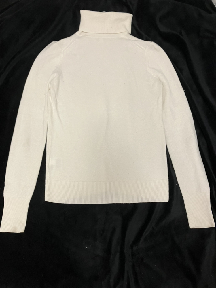 Uniqlo Cream Turtleneck 100% Cashmere
