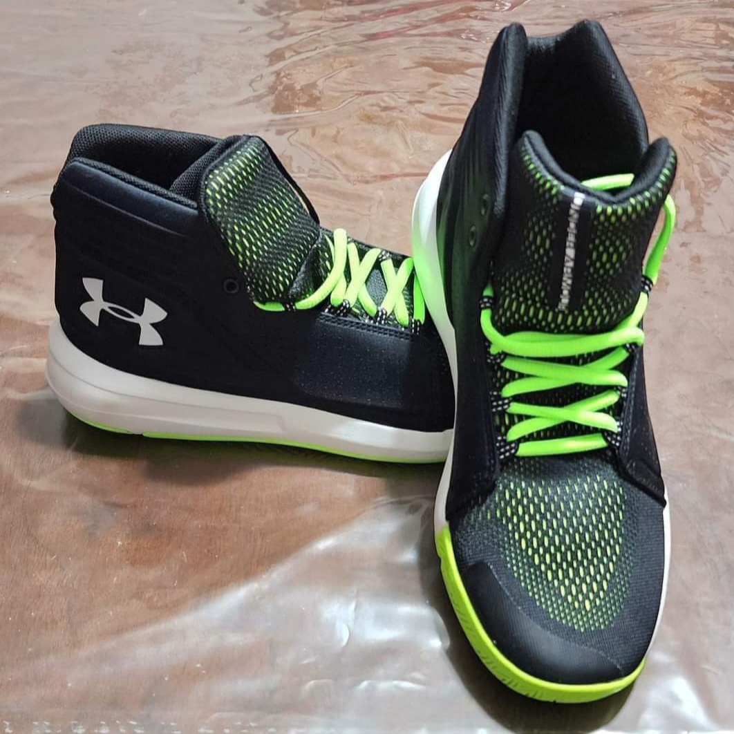 Youth Size 7 UnderArmour Runners