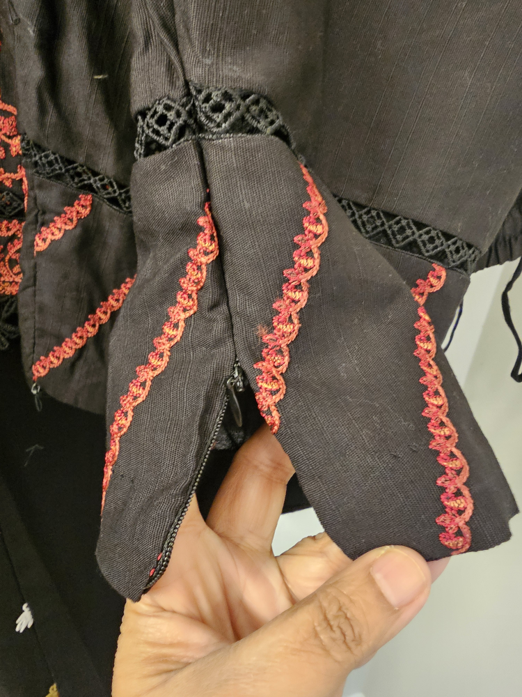 Black 2 piece dress Pick up only 16th and BurOak Markam - photo 5