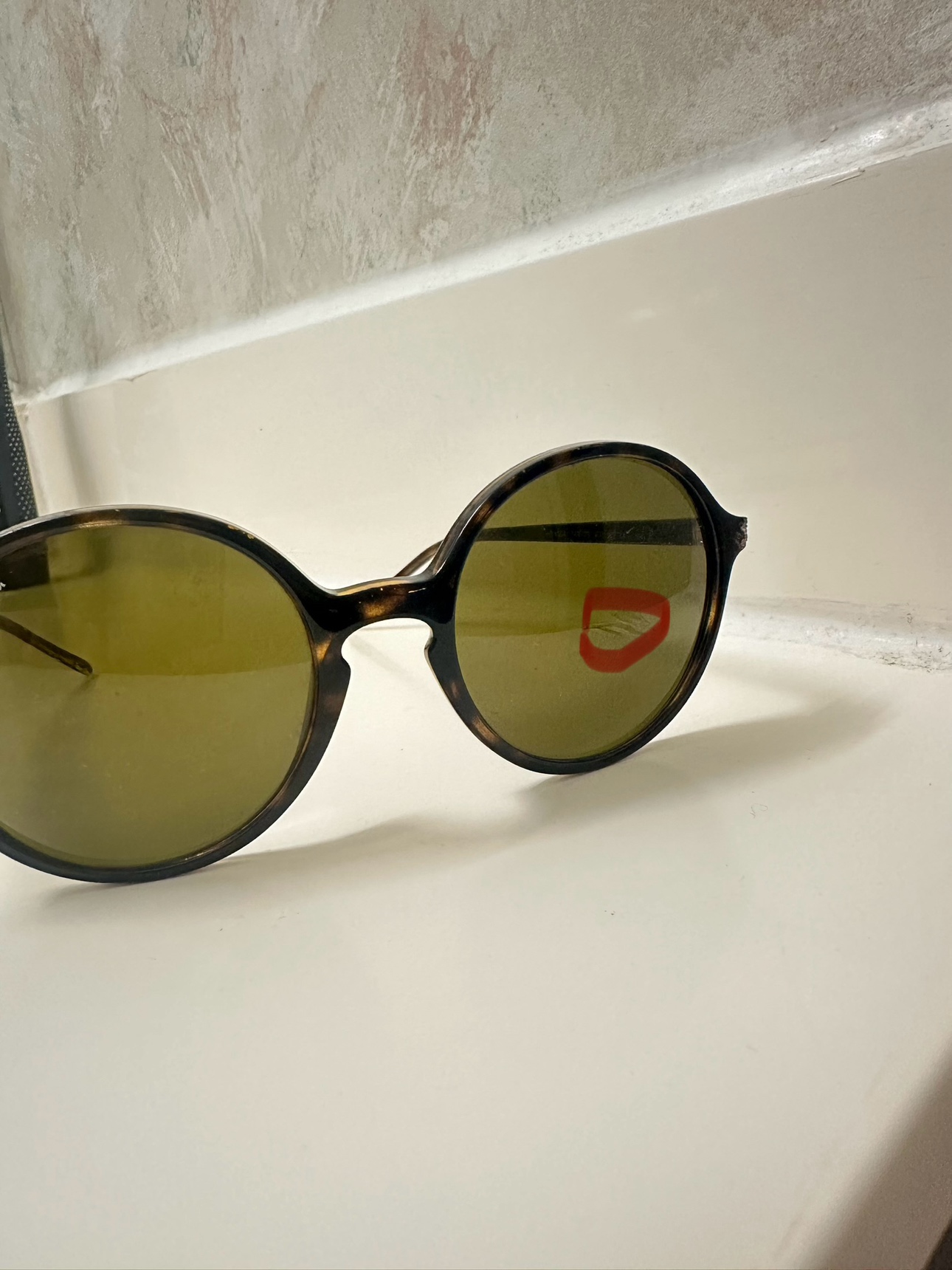 Free RayBan Sunglasses Polarized Cat 3 - some lens scratches image indicator(2)