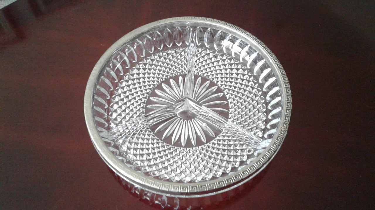 3 Section Snack Serving Plate image indicator(2)