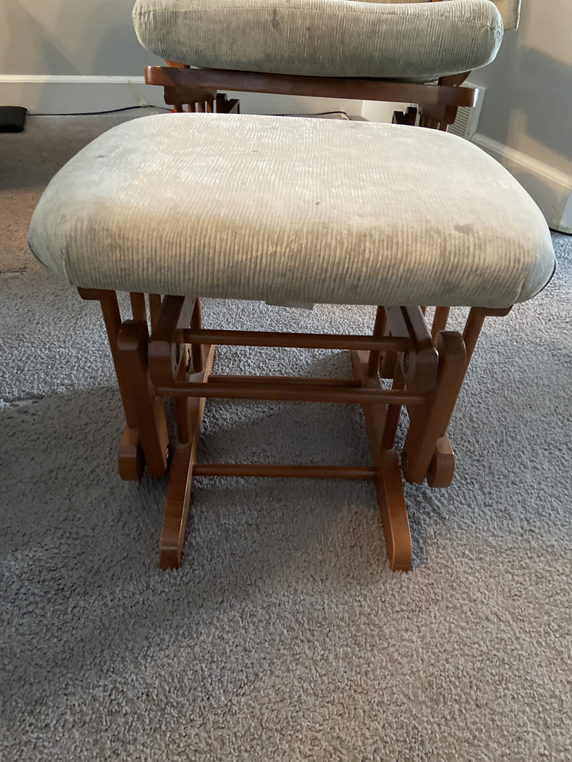 Glider chair and ottoman - photo 2
