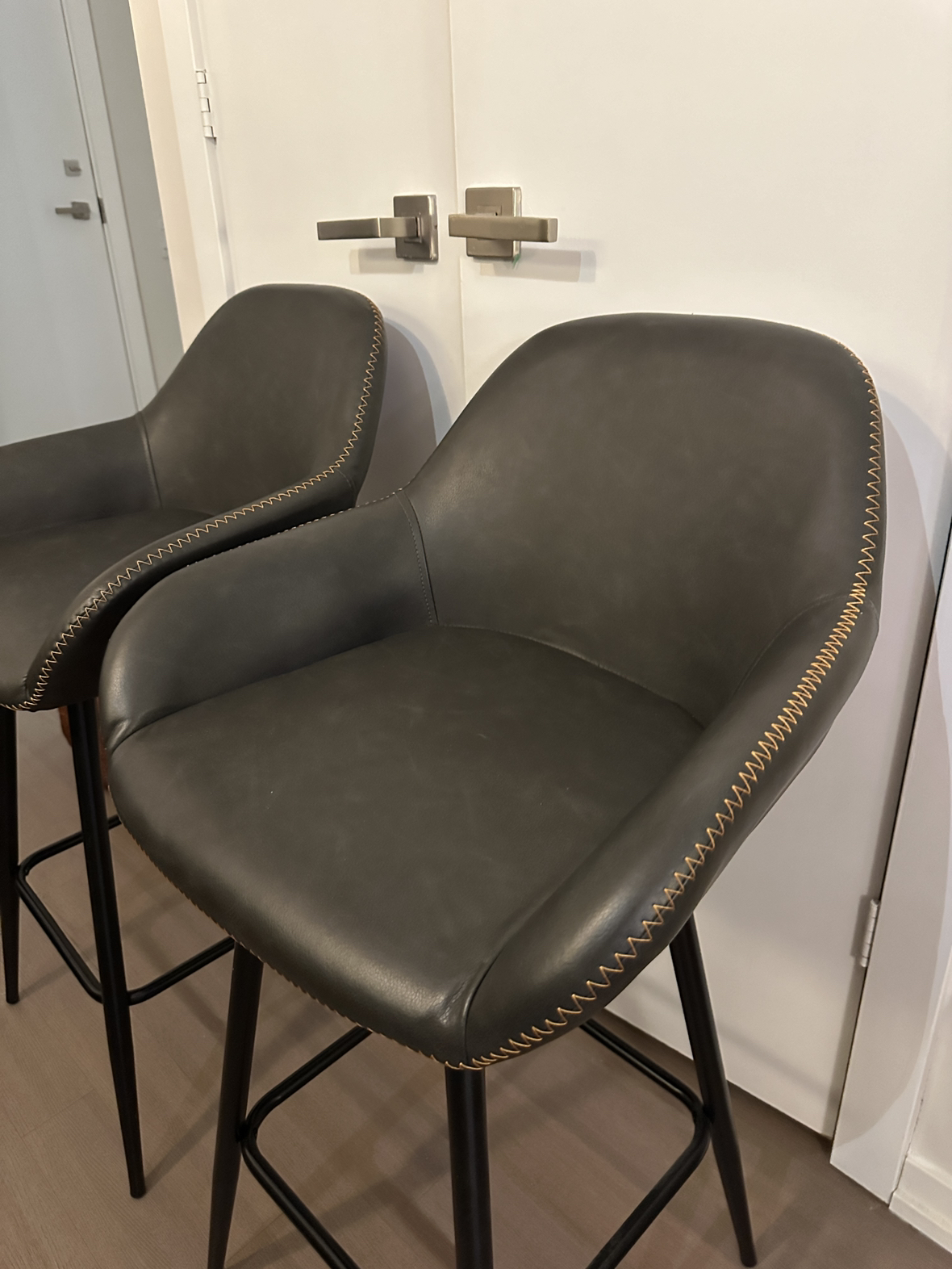 2 Counter Stools - photo 2