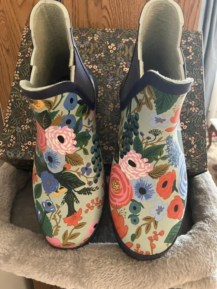 KEDS rain boots, size 6 image indicator(5)