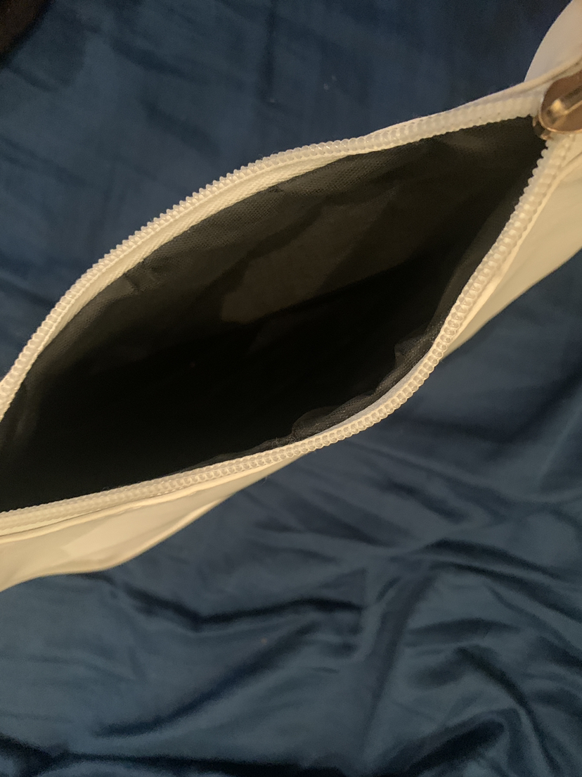 3 for $10 White mini purse never used image indicator(4)