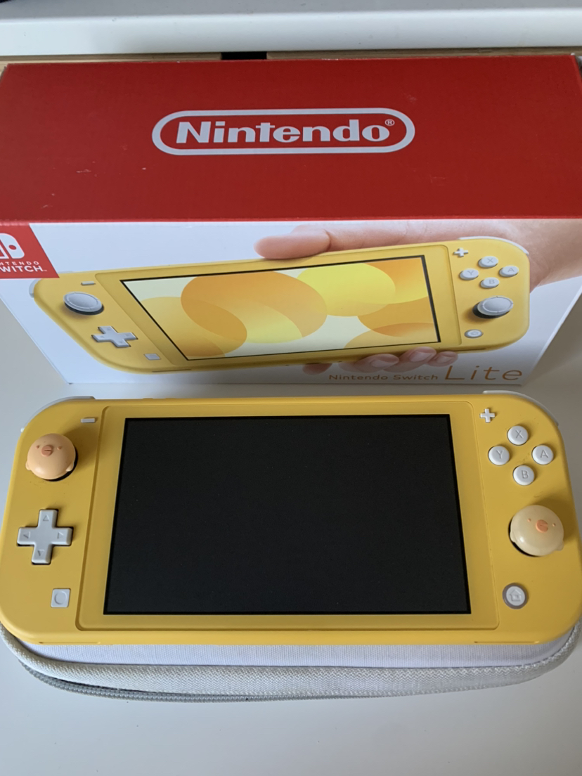 Nintendo Switch Lite - Yellow thumbnail
