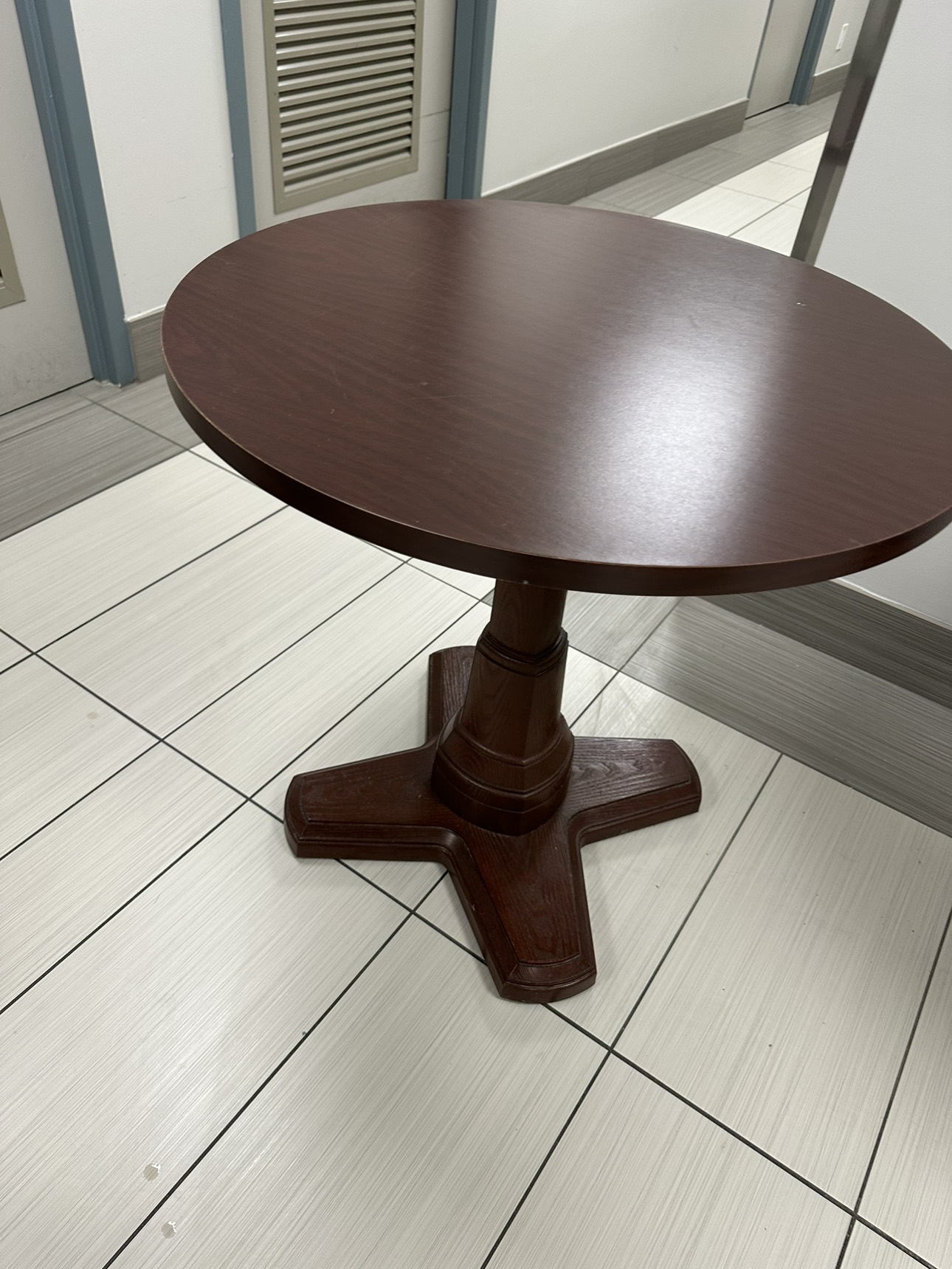 Table - photo 2