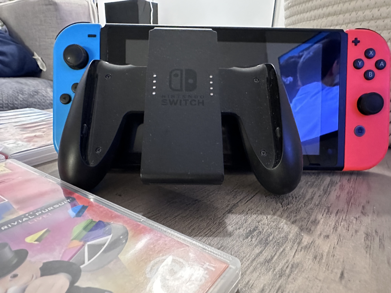 Nintendo Switch plus 6 Games - photo 2