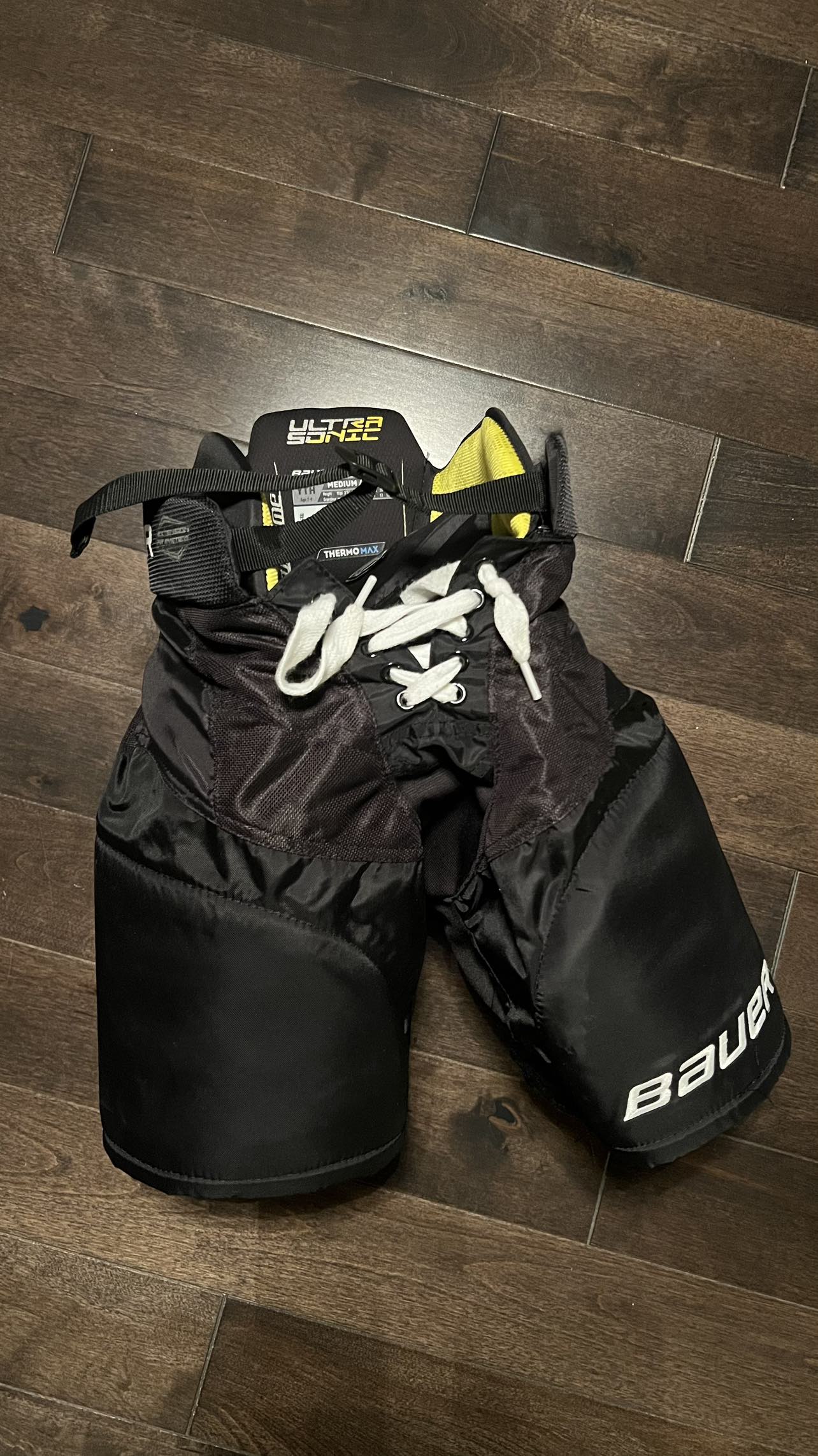 BAUER Youth Ultrasonic Medium pants + Helmet