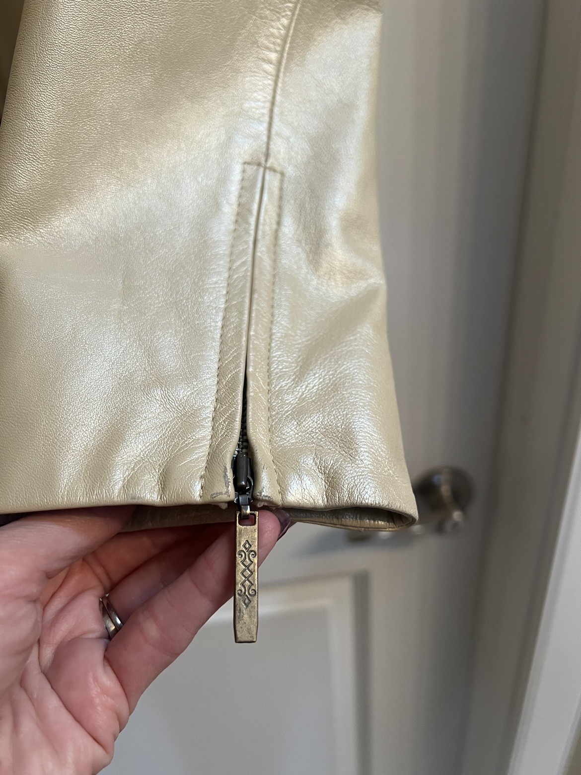 Women’s Leather Jacket - photo 4