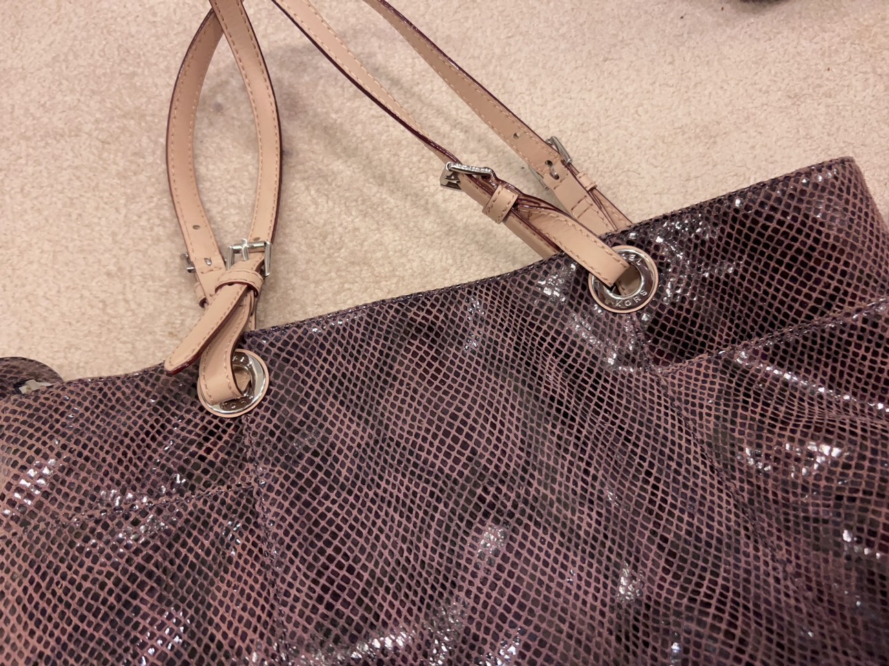 Michael Kors Snakeskin Printed🐍 Tote image indicator(2)