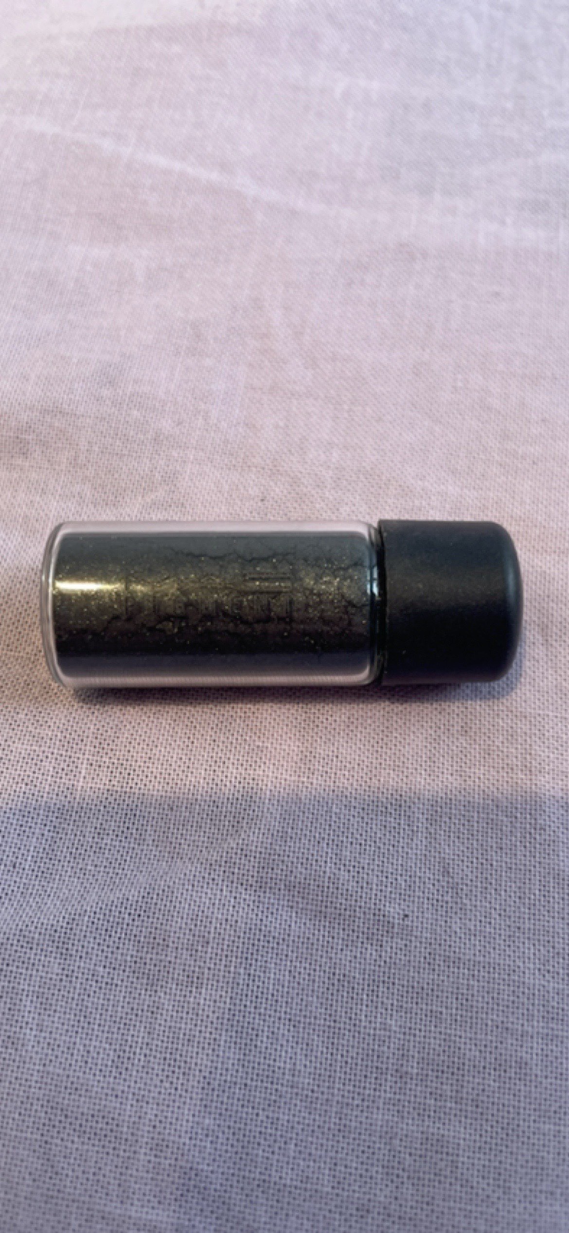 BN MAC Pigment Loose Powder in Dark Soul