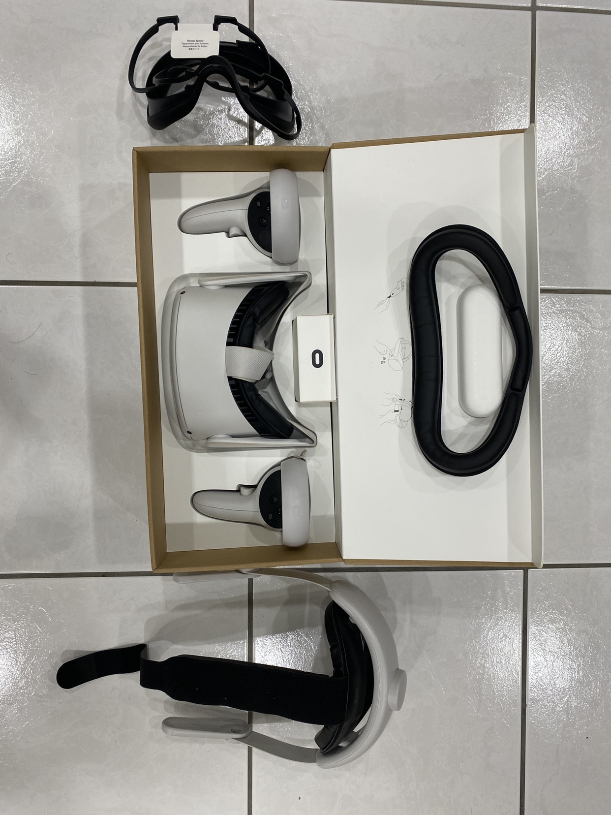 Meta quest 2 128GB + upgraded strap - photo 2